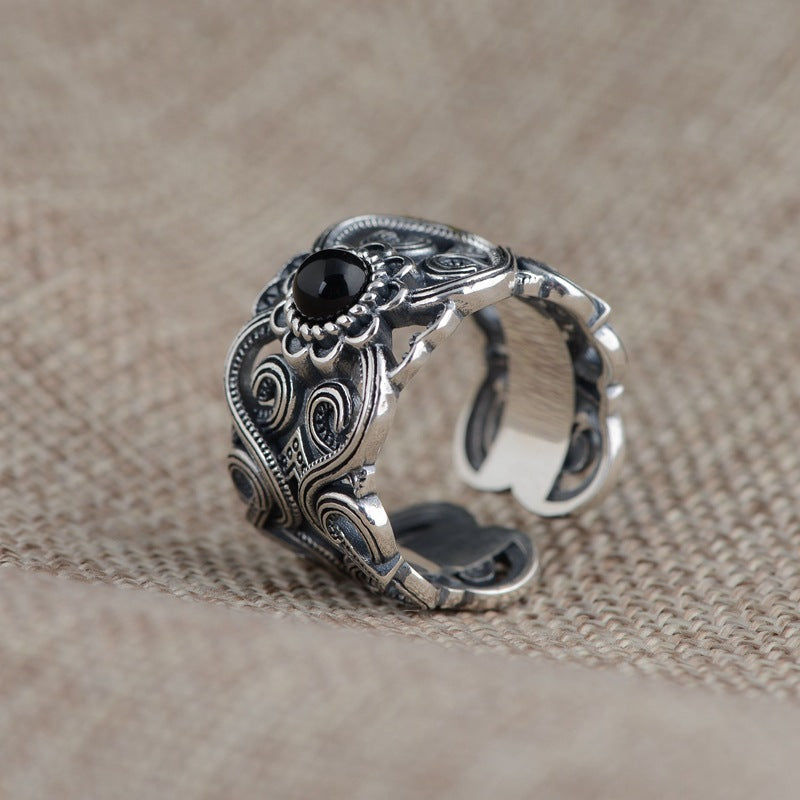 Bague rétro en argent thaïlandais avec une agate noire incrustée