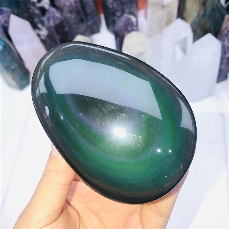 Vous êtes à la recherche d'une pierre puissante et spirituelle ? L'obsidienne œil céleste est la pierre parfaite pour quiconque cherche à activer son troisième œil et à ouvrir ses perceptions extra-sensorielles.