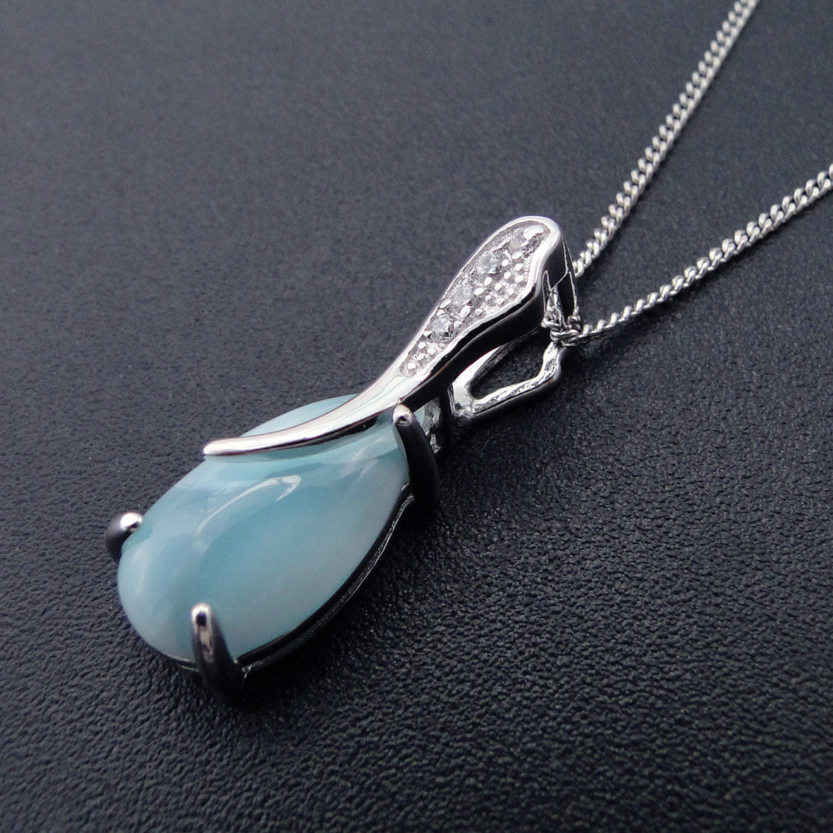 Pendentif Goutte en Larimar