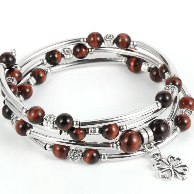 Prêt(e) à faire entrer la chance dans votre vie ? Notre bracelet "Chance" en pierres naturelles est le moyen idéal pour y parvenir. Ces bracelets sont soigneusement fabriqués avec de magnifiques pierres naturelles, et sont parfaits pour ajouter un peu de joie spirituelle à votre journée. Avec un élégant trèfle à quatre feuilles comme pièce maîtresse,