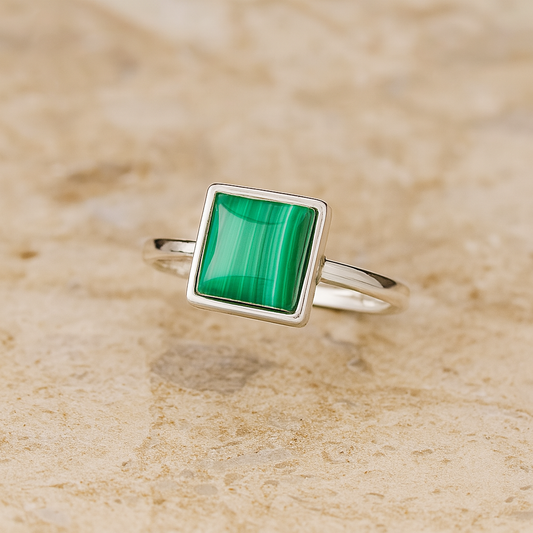 Bague Minimaliste Ajustable en Malachite
