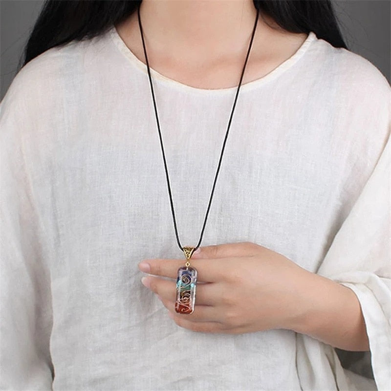 Pendentif Orgonite "Harmonie des 7 Chakras"